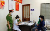 Công an Hà Nội tuần tra, lập biên bản xử phạt người không đeo khẩu trang